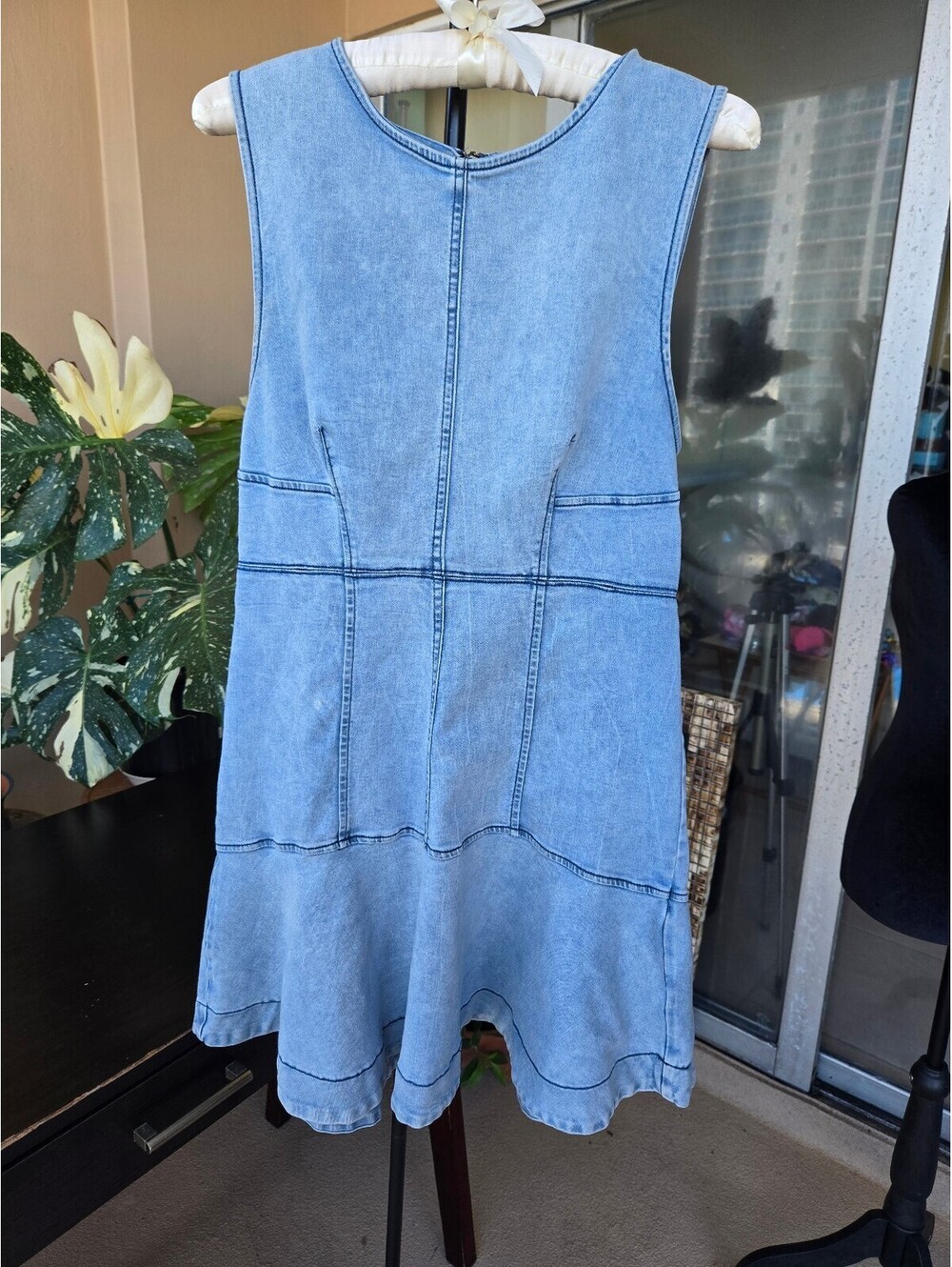Free People Denim Mini Dress Size 2 Blue Sleeveless Fit & Flare Zip Back
